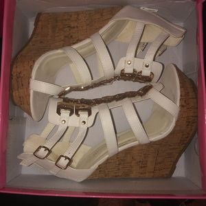 White Wedges